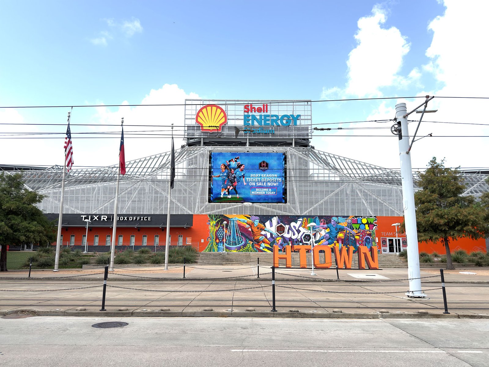 L-Acoustics A Series Wins Unprompted Fan Praise at Houston’s Shell Energy Stadium